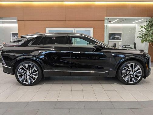 2024 Cadillac LYRIQ Luxury