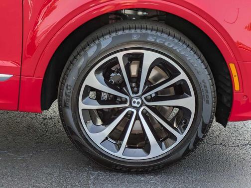 2024 Bentley Bentayga V8