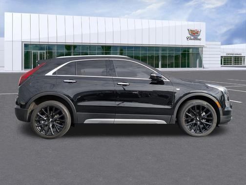 2022 Cadillac XT4 Premium Luxury