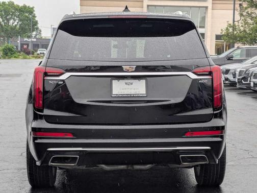 2022 Cadillac XT6 Premium Luxury FWD