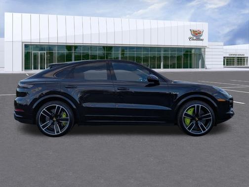 2022 Porsche Cayenne Turbo S