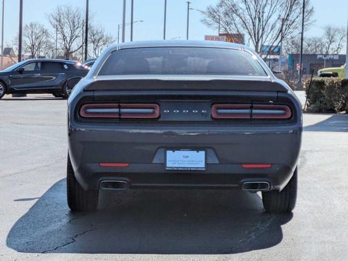 2017 Dodge Challenger SXT