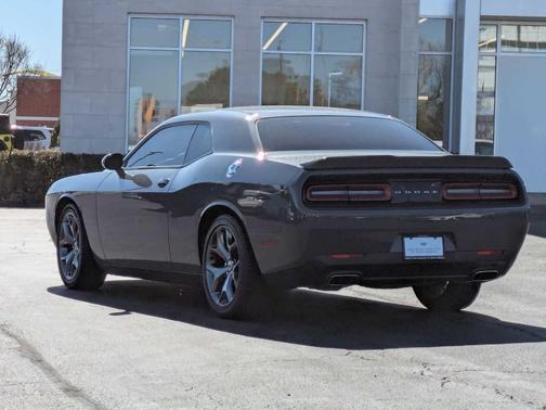 2017 Dodge Challenger SXT