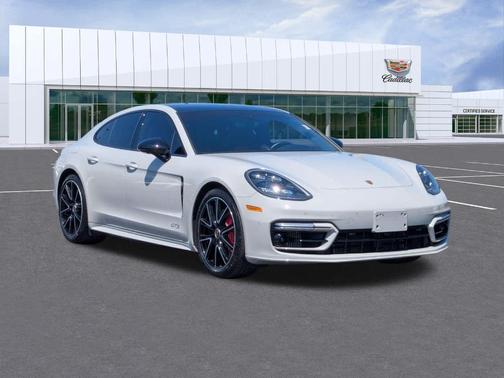 2021 Porsche Panamera GTS
