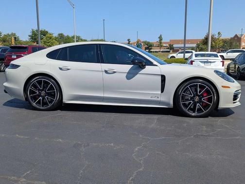 2021 Porsche Panamera GTS