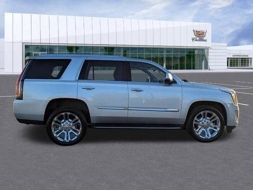 2017 Cadillac Escalade Luxury