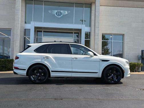 2024 Bentley Bentayga V8