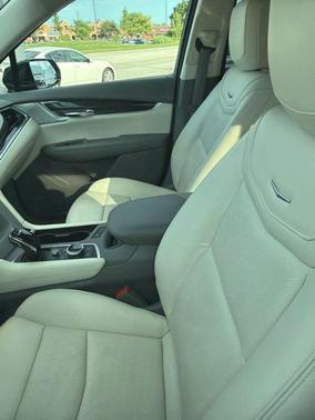 Stellar Black Metallic 2020 Cadillac XT6 Premium Luxury AWD