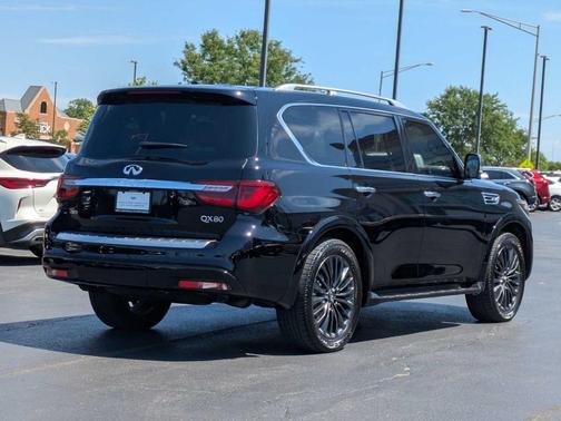 2022 INFINITI QX80 SENSORY