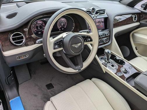 2024 Bentley Bentayga V8