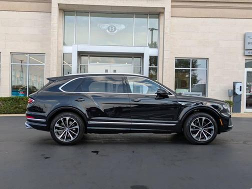 2024 Bentley Bentayga V8