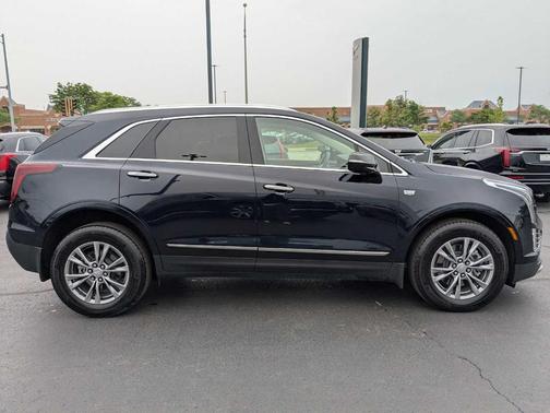 2022 Cadillac XT5 Premium Luxury