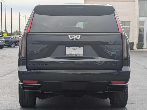 2022 Cadillac Escalade ESV Sport Platinum