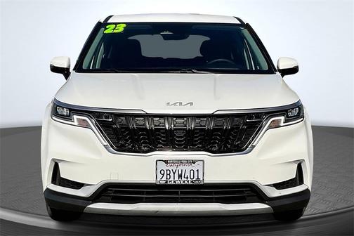 2023 Kia Carnival LX