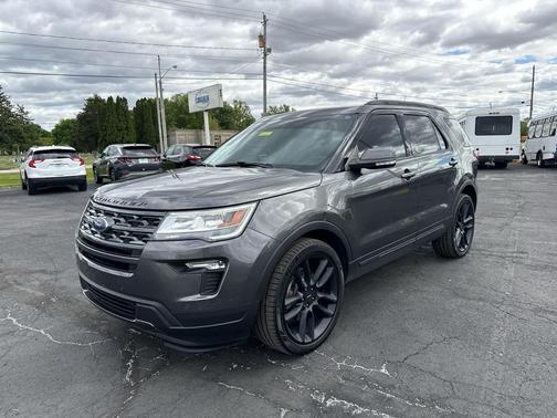 MAGNETIC METALLIC 2018 Ford Explorer XLT