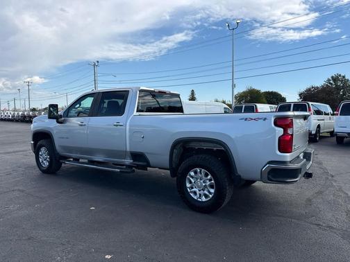 Silver Ice Metallic 2023 Chevrolet Silverado 3500 LT