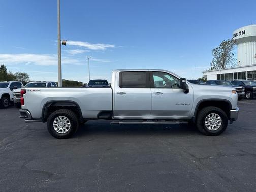 Silver Ice Metallic 2023 Chevrolet Silverado 3500 LT