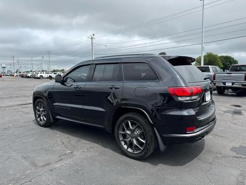 Diamond Black Crystal Pearlcoat 2020 Jeep Grand Cherokee Limited X