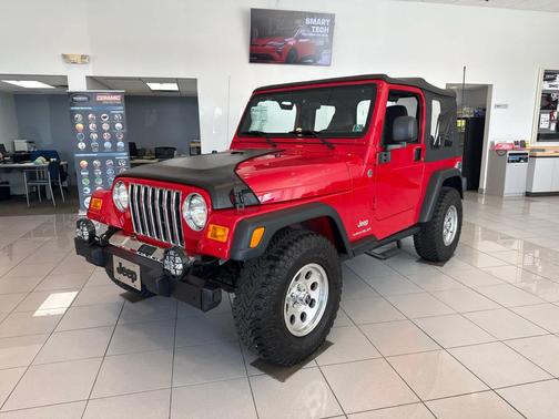 Flame Red Clearcoat/Medium Gray Soft Top 2005 Jeep Wrangler SE