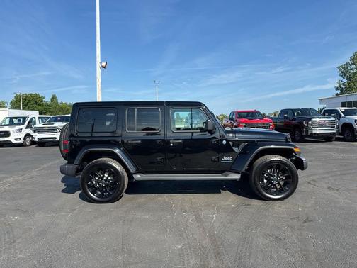 Black Clearcoat 2025 Jeep Wrangler 4xe Sahara