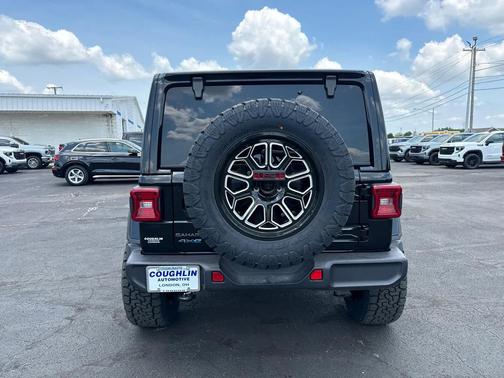 Black Clearcoat 2025 Jeep Wrangler 4xe Sahara