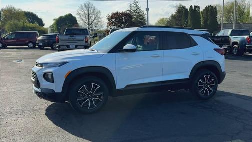 Summit White 2023 Chevrolet Trailblazer ACTIV