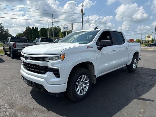 Summit White 2026 Chevrolet Silverado 1500 RST