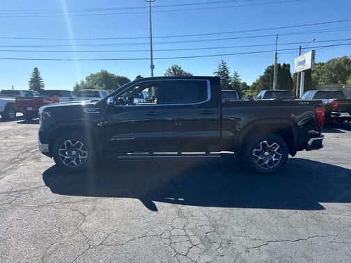 Onyx Black 2026 GMC Sierra 1500 SLE