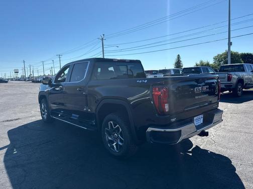Onyx Black 2026 GMC Sierra 1500 SLE