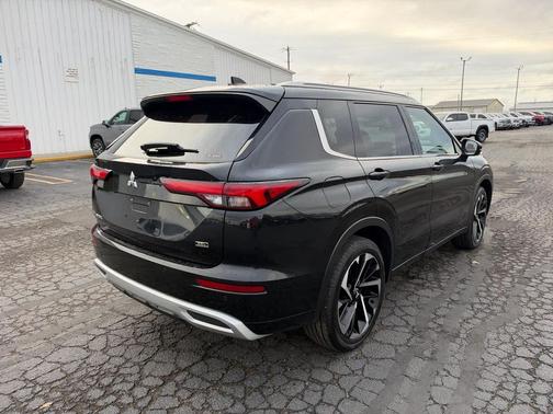 Black Diamond 2022 Mitsubishi Outlander SP