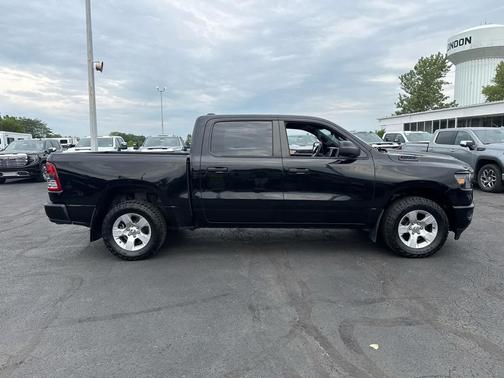 Diamond Black Crystal Pearlcoat 2024 RAM 1500 Tradesman
