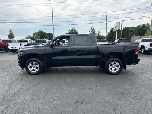 Diamond Black Crystal Pearlcoat 2024 RAM 1500 Tradesman