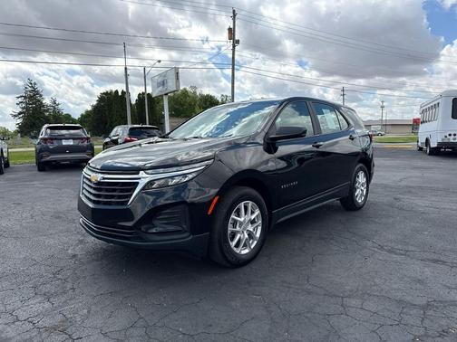 Mosaic Black Metallic 2024 Chevrolet Equinox LS