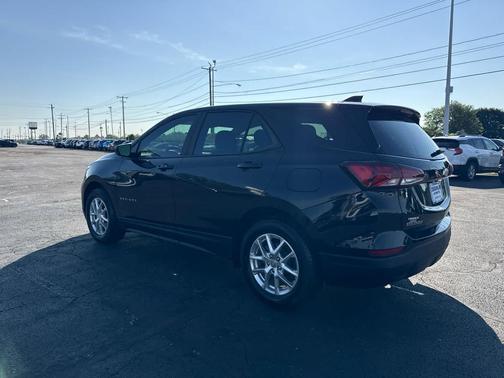 Mosaic Black Metallic 2024 Chevrolet Equinox LS