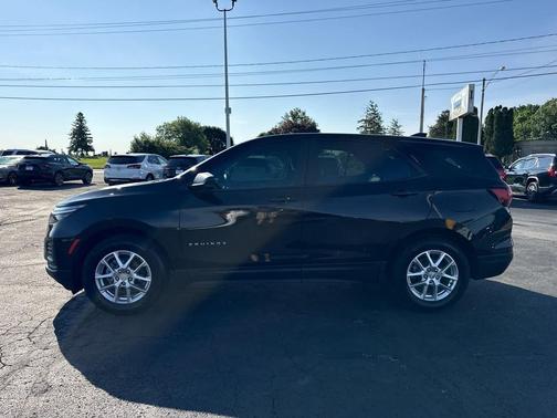 Mosaic Black Metallic 2024 Chevrolet Equinox LS