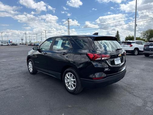 Mosaic Black Metallic 2024 Chevrolet Equinox LS