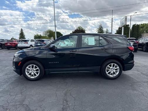Mosaic Black Metallic 2024 Chevrolet Equinox LS