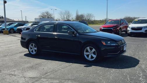 Black 2013 Volkswagen Passat 2.5 SE