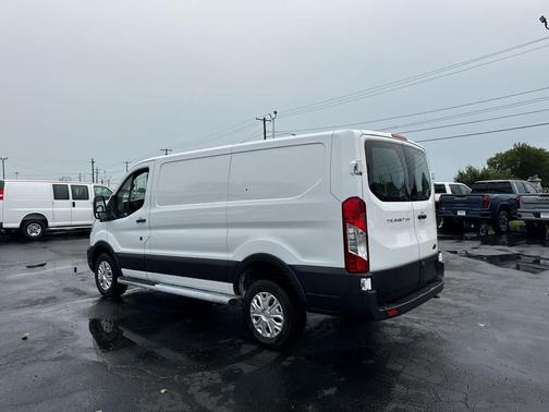 Oxford White 2025 Ford Transit-250 Base