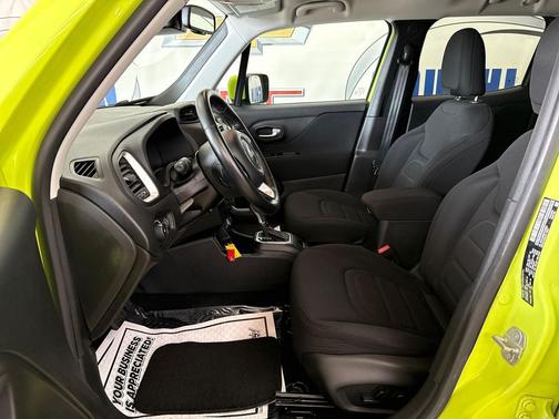 Hypergreen Clearcoat 2018 Jeep Renegade Latitude