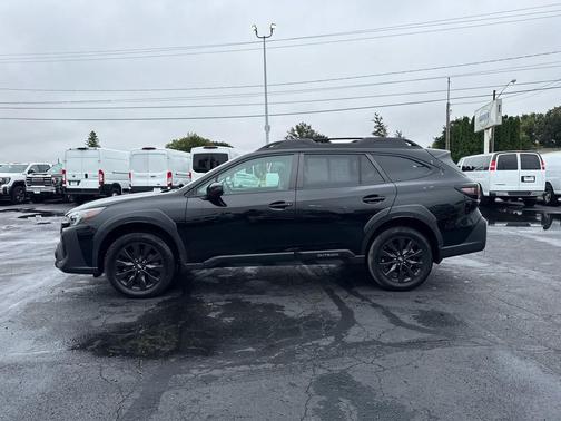 Crystal Black Silica 2024 Subaru Outback Onyx Edition