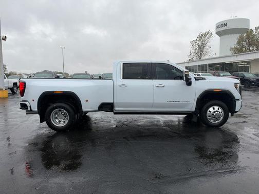 Glacier White Tricoat 2026 GMC Sierra 3500 Denali