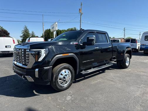 Onyx Black 2025 GMC Sierra 3500 Denali
