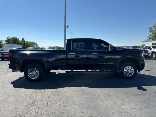Onyx Black 2025 GMC Sierra 3500 Denali