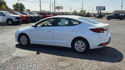 2019 Hyundai ELANTRA SE