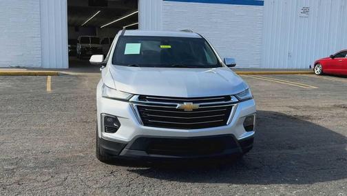 Silver Ice Metallic 2022 Chevrolet Traverse LT Cloth