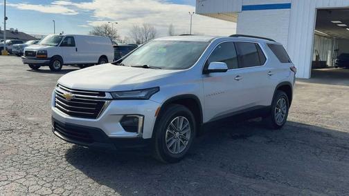 Silver Ice Metallic 2022 Chevrolet Traverse LT Cloth