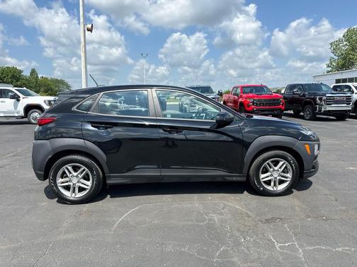 Ultra Black 2020 Hyundai KONA SE