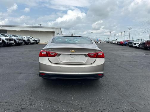 Mineral Gray Metallic 2023 Chevrolet Malibu FWD 1LT