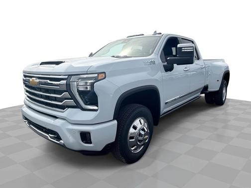 Polar White Tricoat 2026 Chevrolet Silverado 3500 High Country